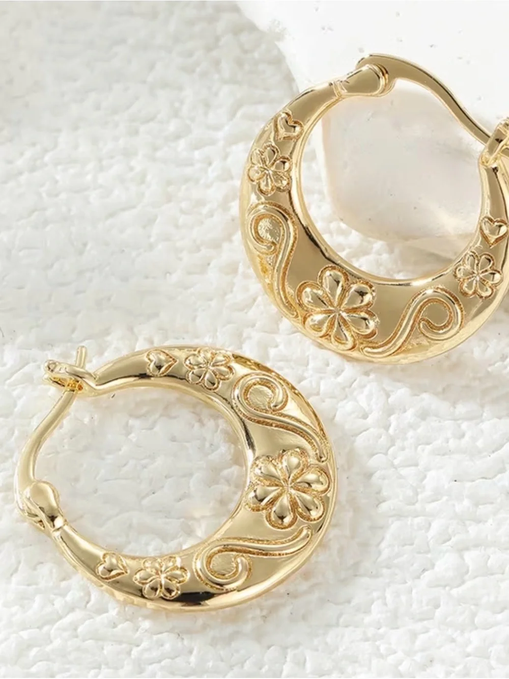 Handmade ethnic style retro vintage Golden Floral Hoop Earrings-Atmosphere